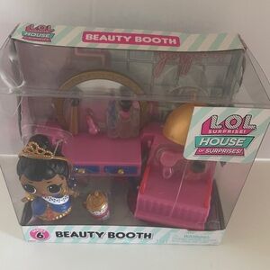 L.O.L. Surprise! House of Surprises Beauty Booth - Pink and Gold